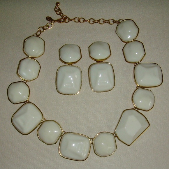 Kenneth Jay Lane (JKL) Chunky White Lucite Necklace and Earring Set - Picture 1 of 13
